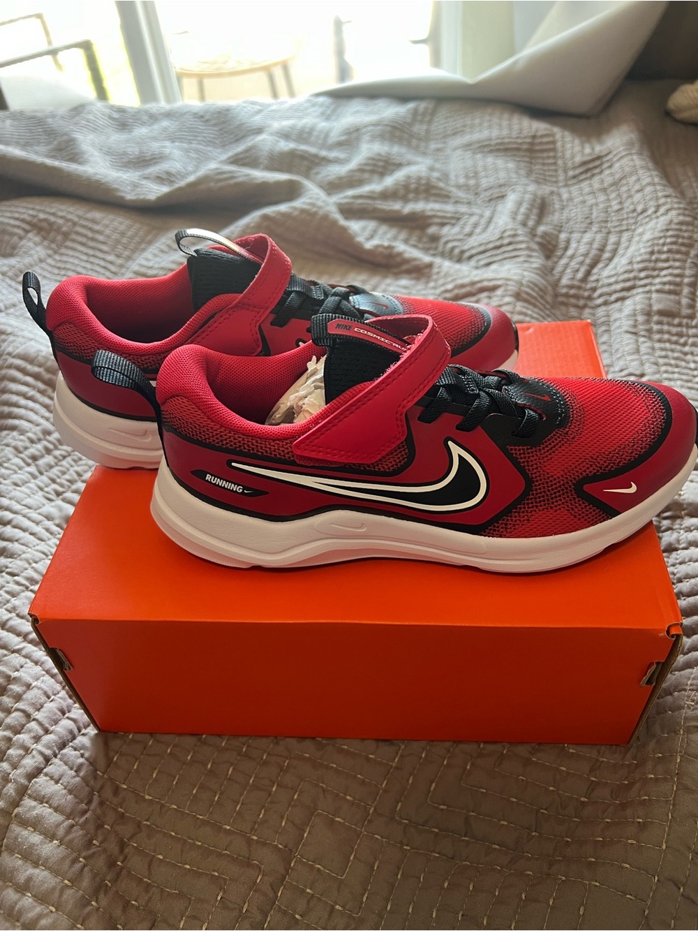 Nike Cosmic Runner GS Running Shoes Kids University Red/Black/White Size 3Y